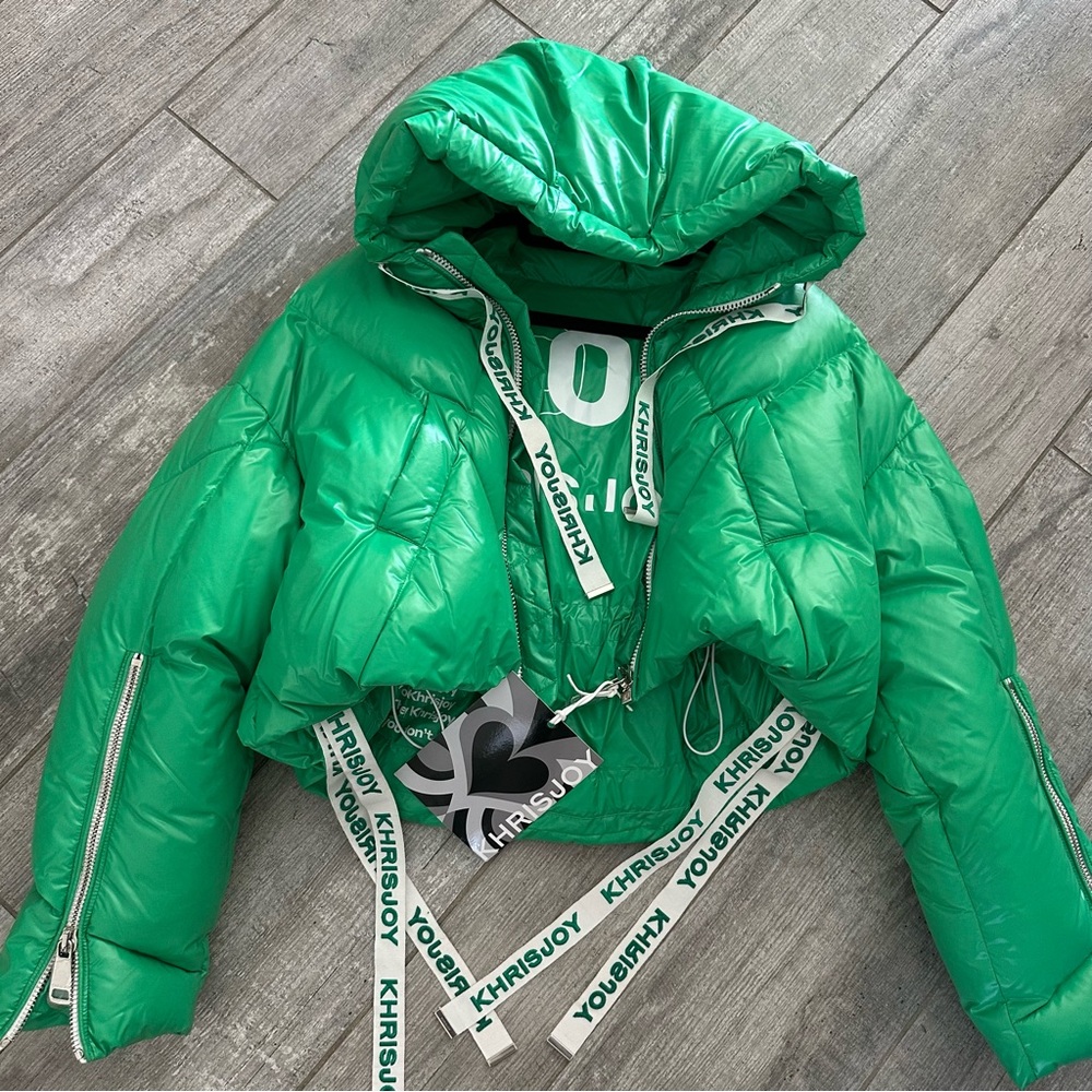 KHRISJOY green crop bomber 🌲 🎁